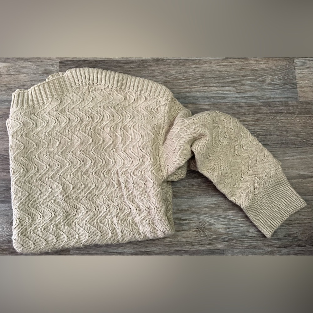 LEE sweater.